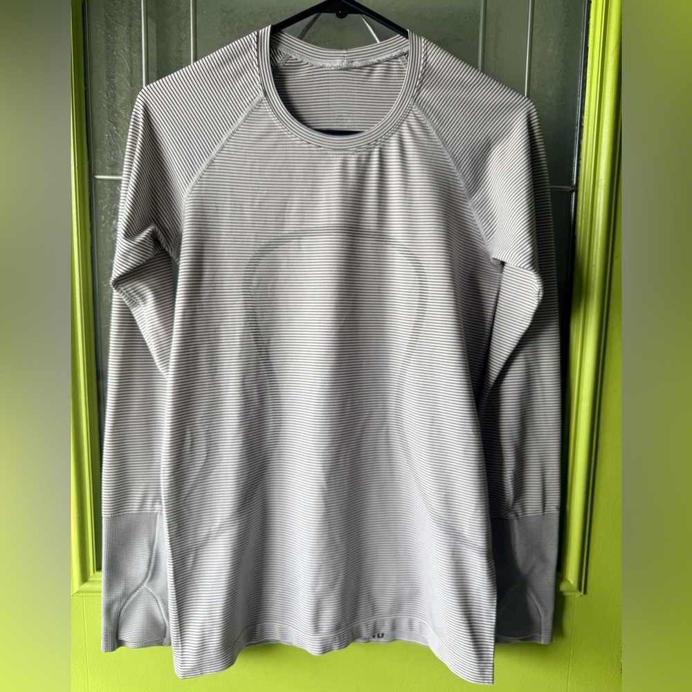 Lululemon Swiftly Tech Long Sleeve size 8 Tempo Stripe White/Black - Picture 2 of 6